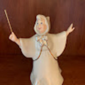 Meet your Posher, Flora